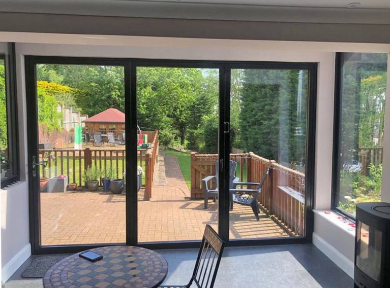 Bifold doors in aluminium